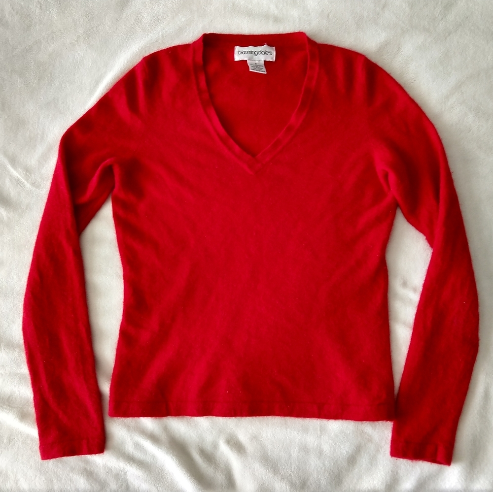 Red cashmere V-neck sweater XS